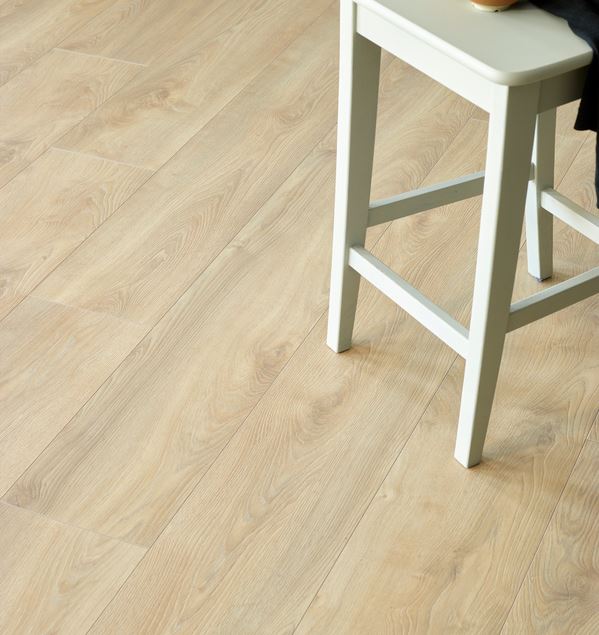 Moskus XL Lys Beige Eik Laminatgulv